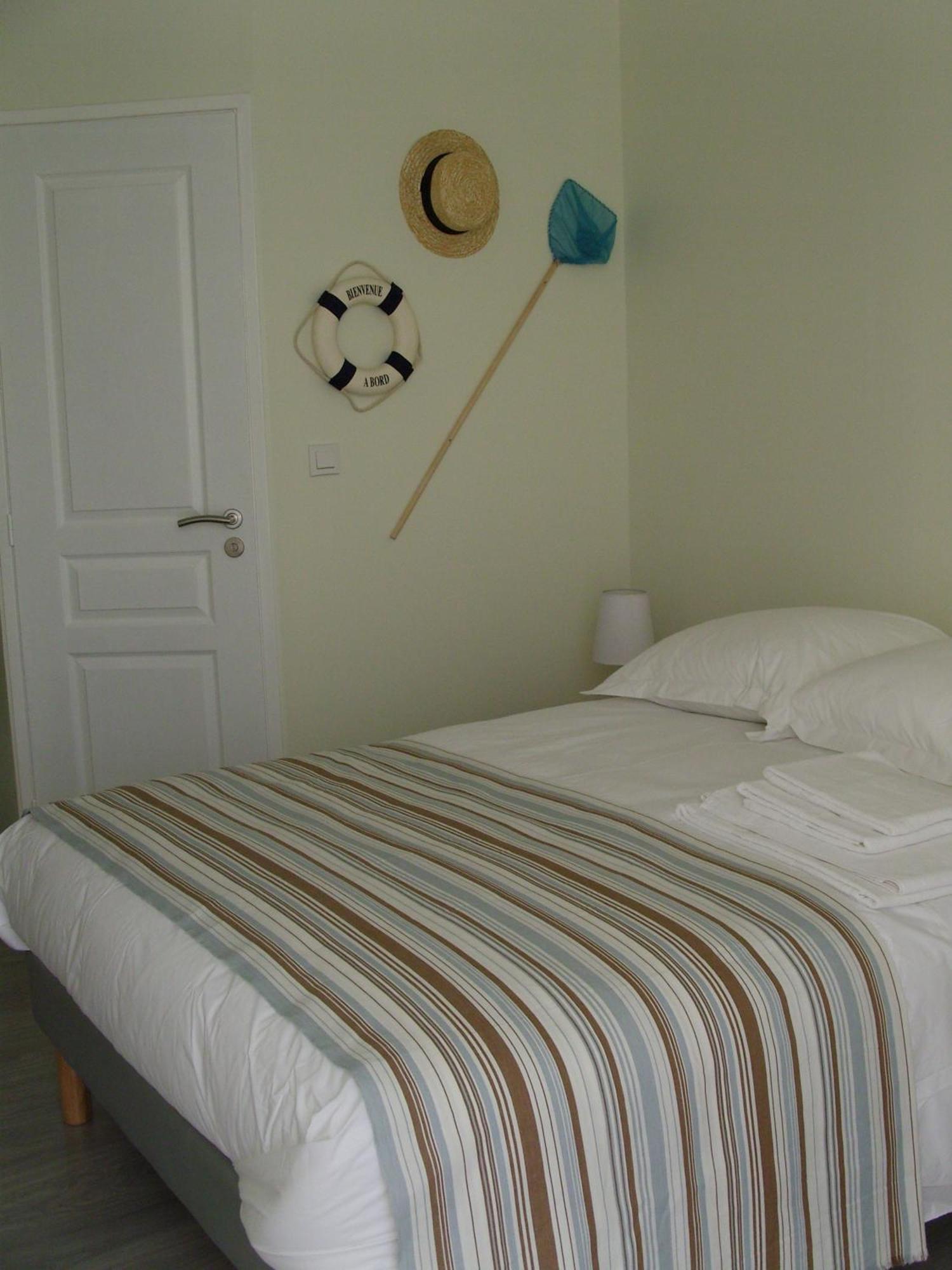 Les Chambres De Jeannette Marseille Luaran gambar