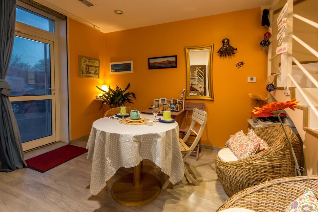 Les Chambres De Jeannette Marseille Luaran gambar