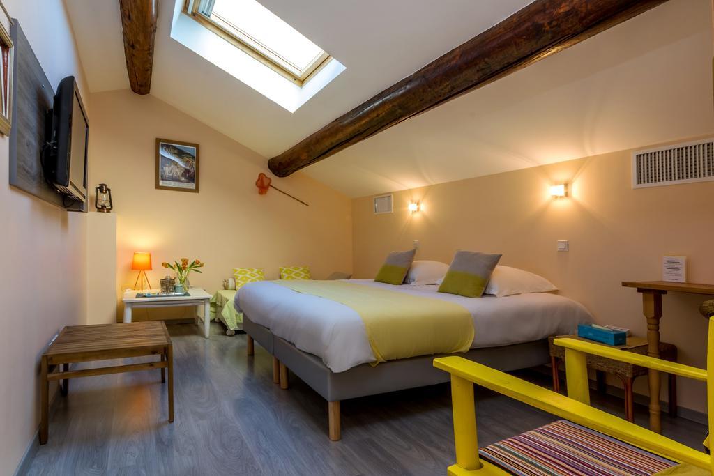 Les Chambres De Jeannette Marseille Luaran gambar
