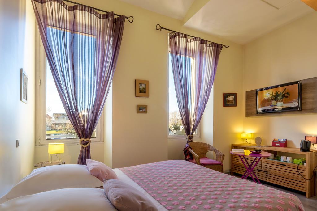 Les Chambres De Jeannette Marseille Luaran gambar